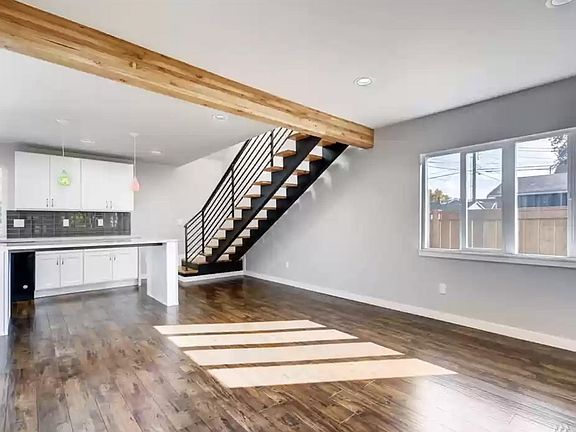 4th image of 3633 Tacoma Ave S