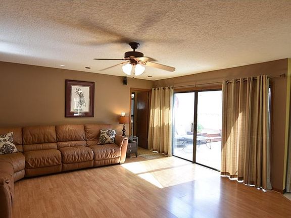 3rd image of 237 Colombo Dr