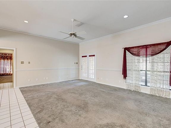 5th image of 803 Shady Creek Dr