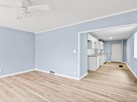 5th image of 361 S Harris Ave #1