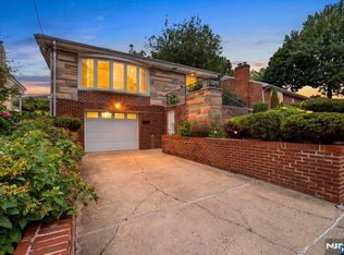 1047 Inwood Ter, Fort Lee, NJ 07024