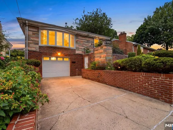 1047 Inwood Ter, Fort Lee, NJ 07024