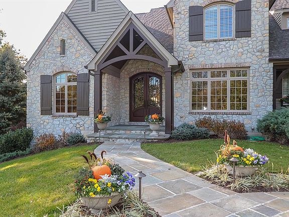 2nd image of 7855 Annesdale Dr