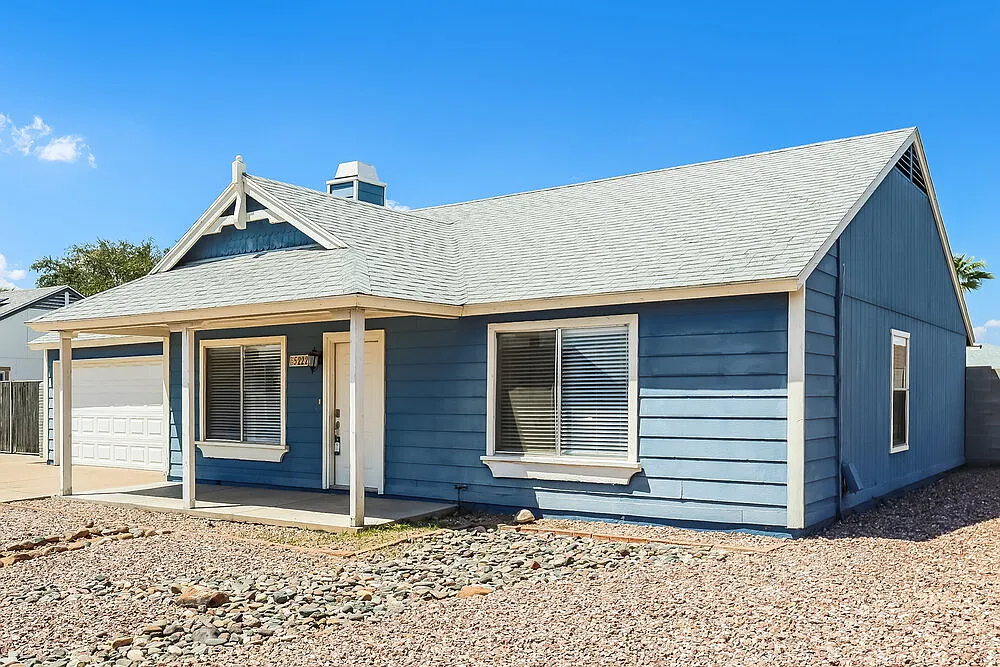 3 bed, 2.0 bath, 1416 sqft, $2,045 — Photo 3