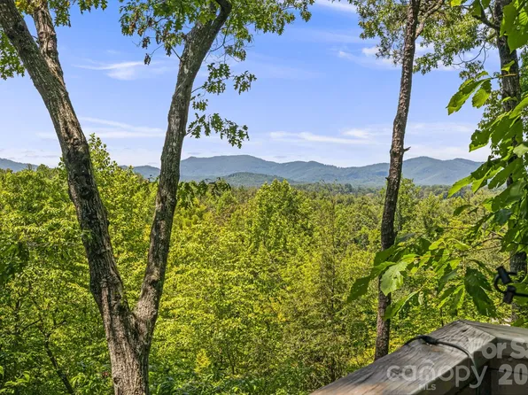 5 Saddle Rdg, Fletcher, NC 28732