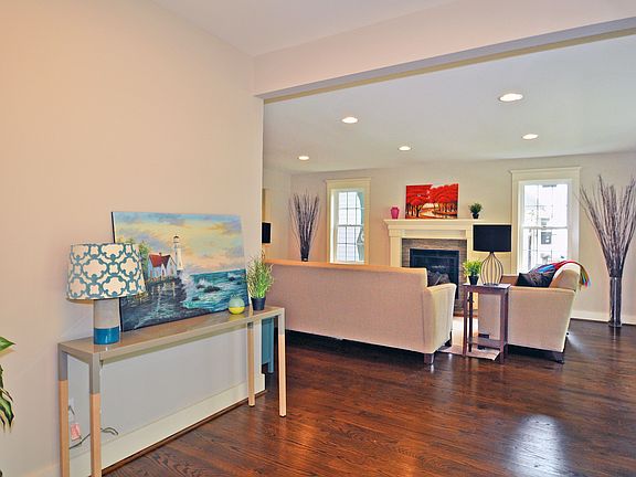 3rd image of 3122 Columbus Ave