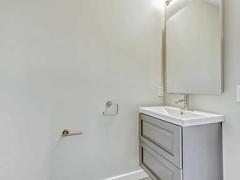 323 Taughannock Blvd — Photo 56