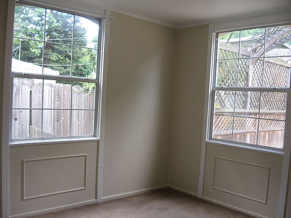 3rd image of 141 Howard Ave