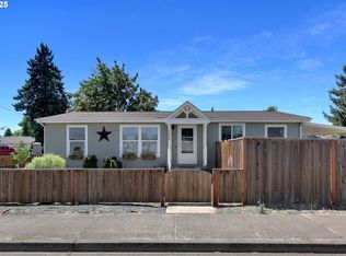 3688 E St, Springfield, OR 97478
