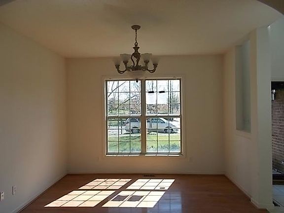5th image of 3673 Winthrop Dr