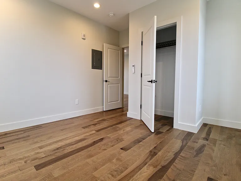 11-15 Piedmont St #2 — Photo 8