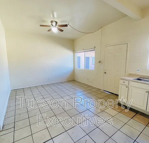 240 W Sahuaro St #16 — Photo 8