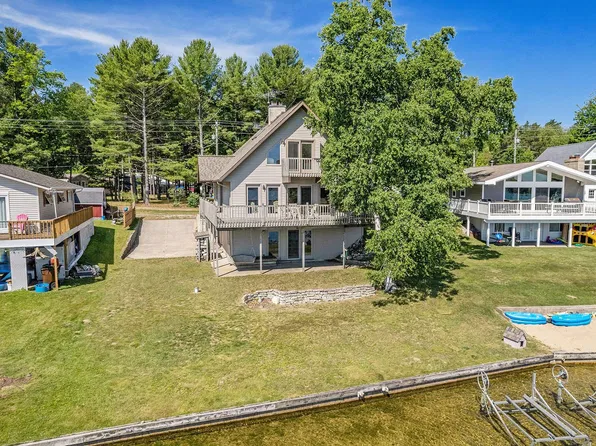 1818 N Lakeview Dr, Mears, MI 49436
