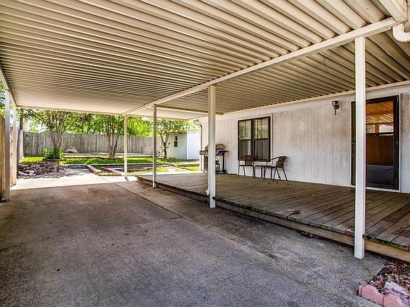 2nd image of 1026 Lakeview Dr