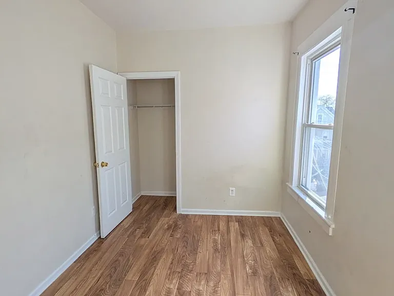 928 Hancock Ave #3L — Photo 2