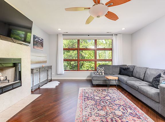 4th image of 2213 W Wabansia Ave APT 2B