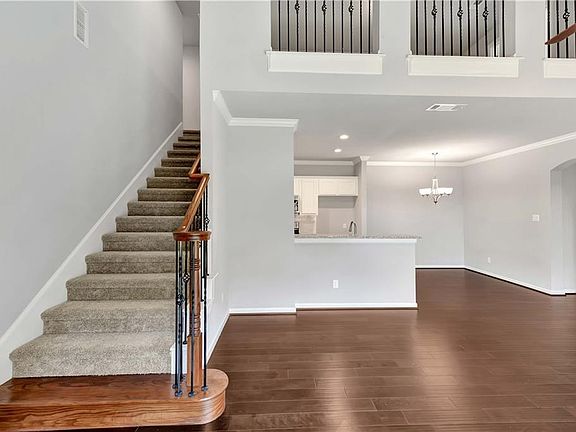 5th image of 2207 Highland Villa Ln