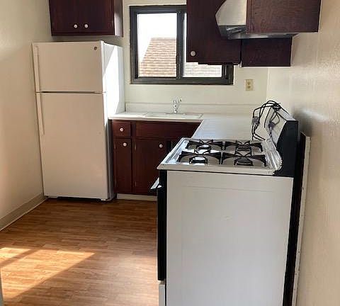 3rd image of 956 Hensley Ave #B