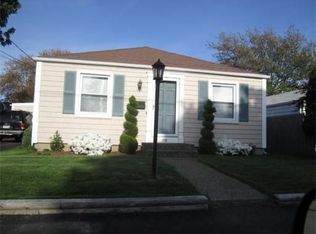 158 Lincoln Ave, Pawtucket, RI 02861