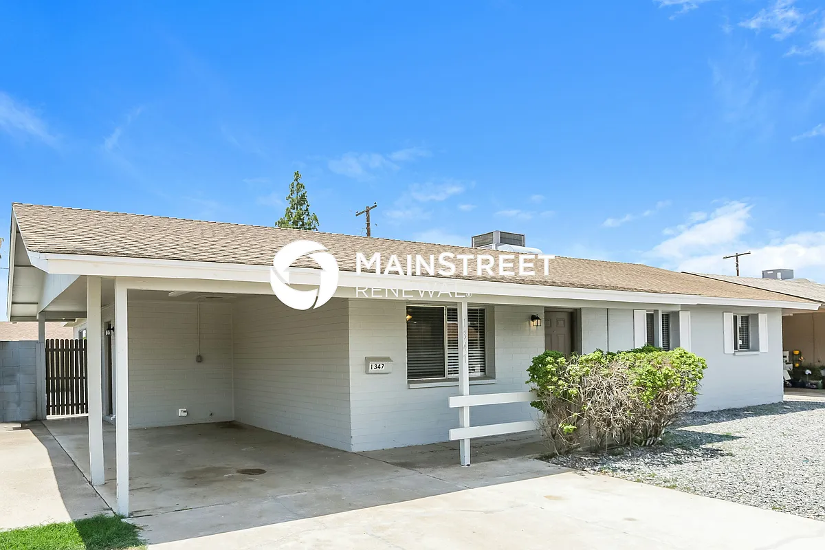 Front View - 1347 W 7th Dr