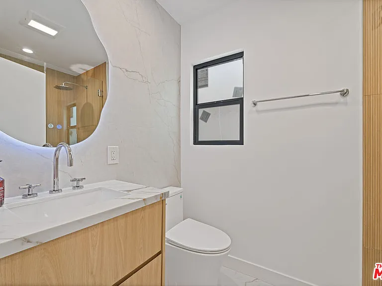 3305 Ocean Front Walk #2 — Photo 19