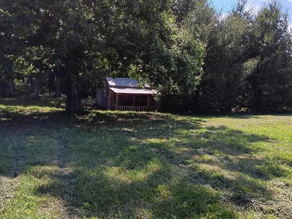 550 Franklin Pike SE, Floyd, VA 24091