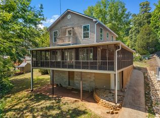 104 Lakehill Dr, Fair Play, SC 29643