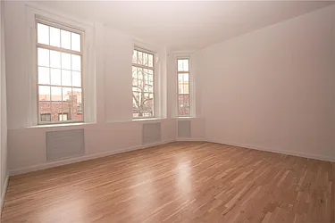 Rented by R New York