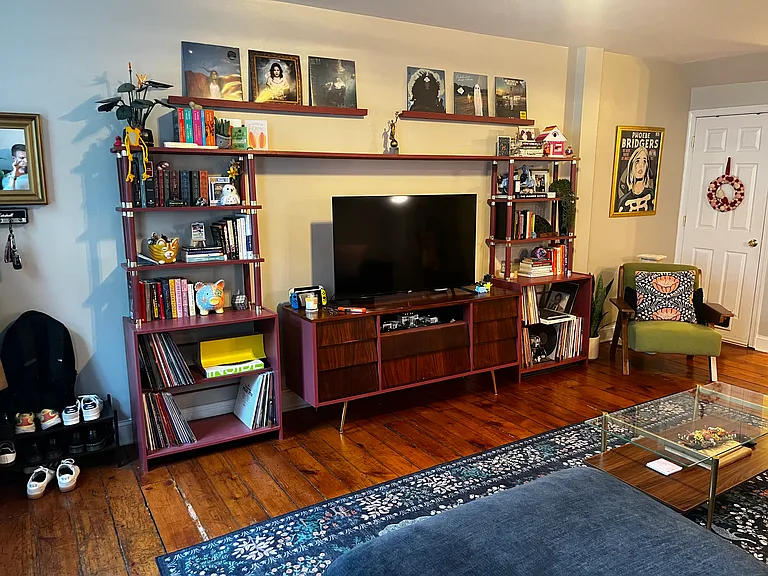 421 Boas St — Photo 3