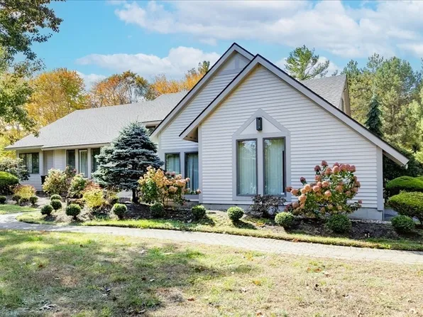 85 Peabody St, Middleton, MA 01949