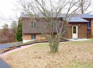 11 Kristi Ln, Poughkeepsie, NY 12601