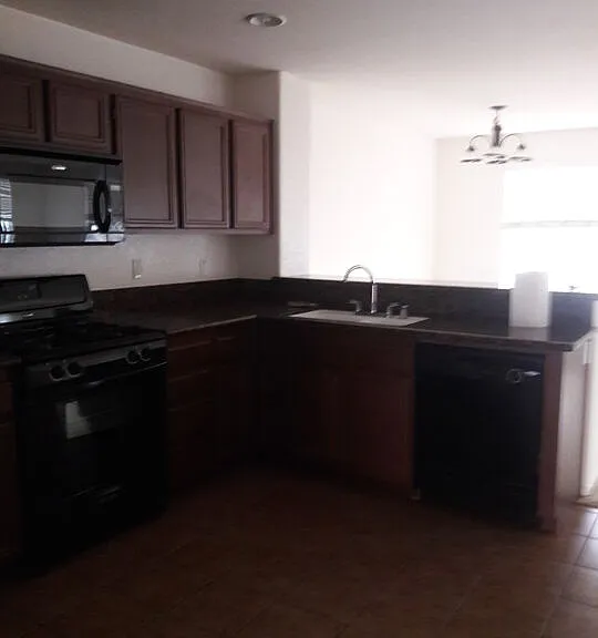 642 W Brewer Rd — Photo 4