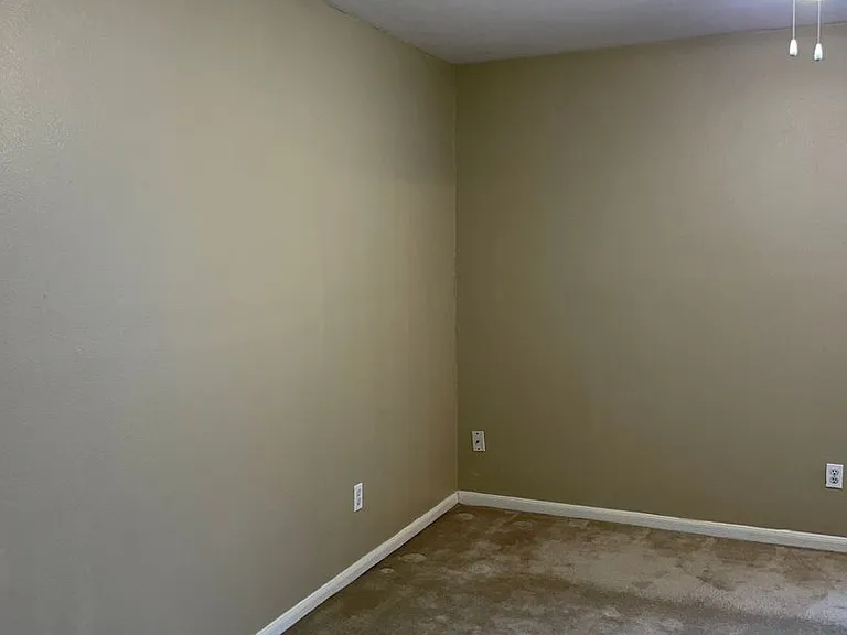 2400 Riddle Rd #B — Photo 32