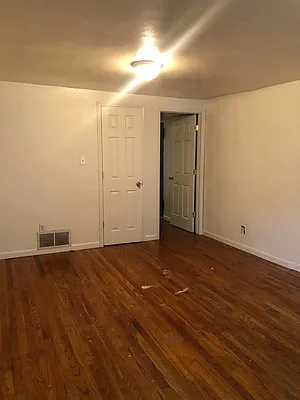 Rented by Triplemint | media 13