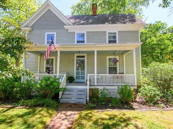 12 Parker St, Onancock, VA 23417