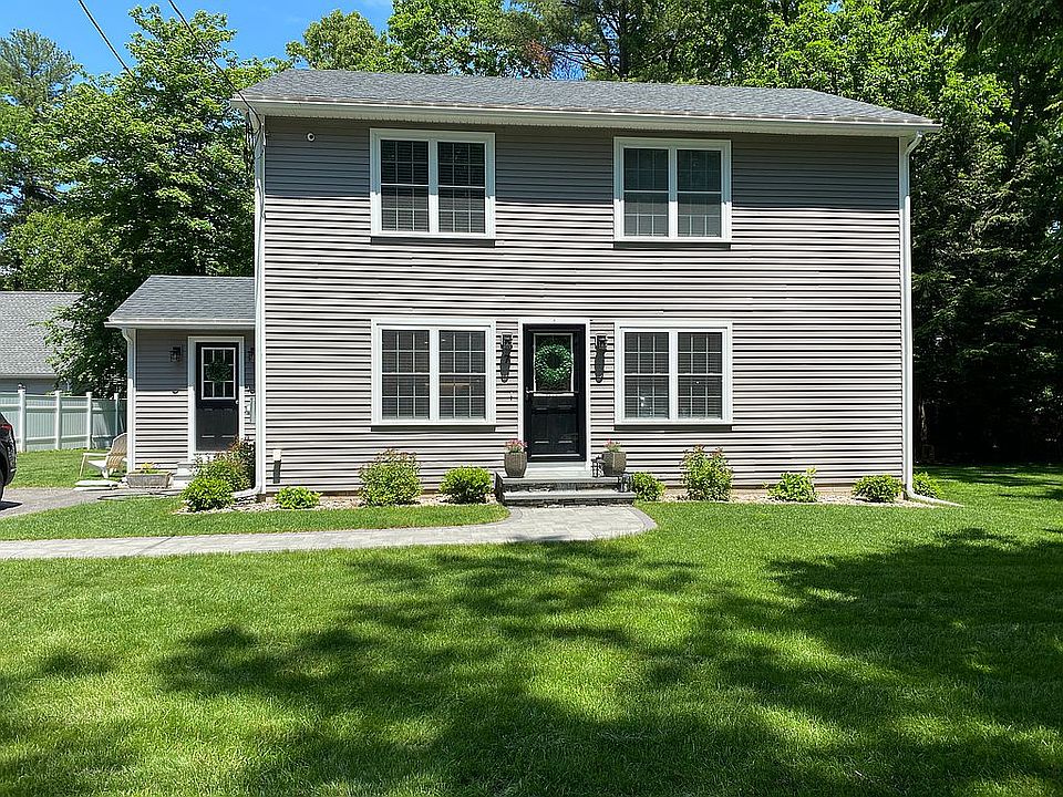 2nd image of 7 Pine Grove Rd