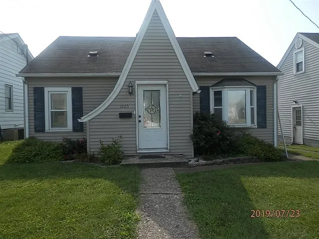 1225 10th St photo 1