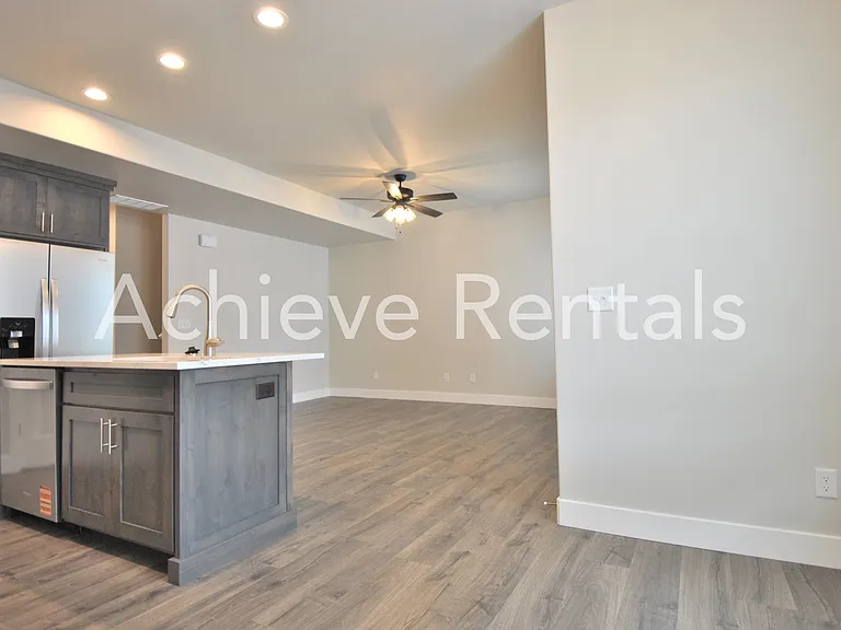 2207 S 1090 E — Photo 5