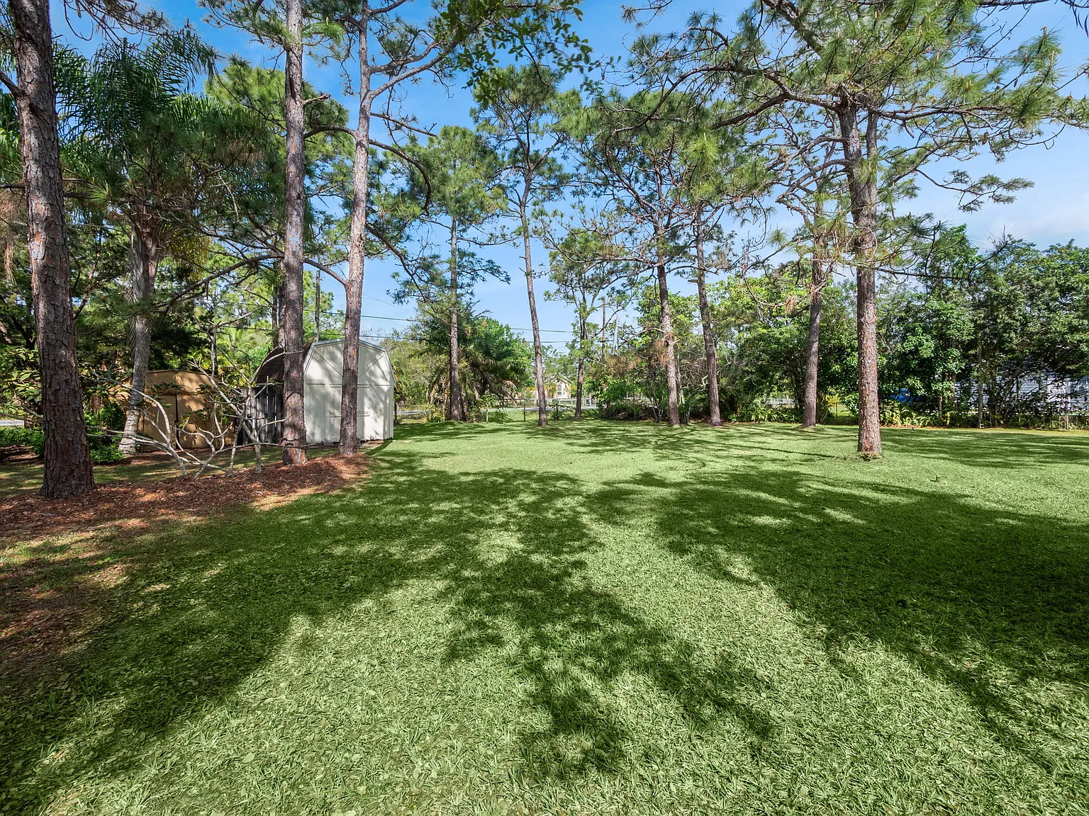 3 bed, 1729 sqft, $5,900 — Photo 2