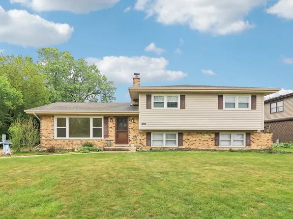 409 Wingate Dr, Schaumburg, IL 60193