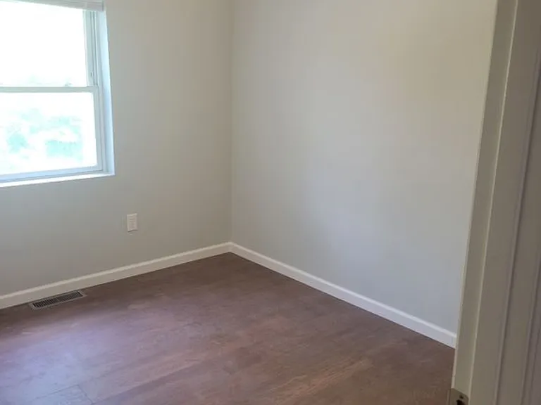 923 S Rogers St #4 — Photo 3