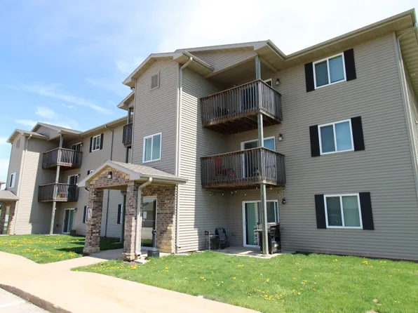 7930 Commerce Park Unit 104, Dubuque, IA 52002