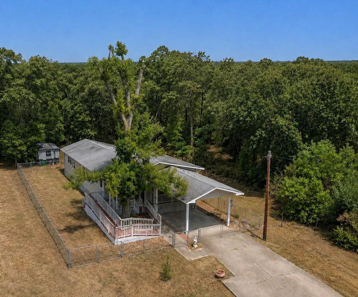 3 bed, 2.0 bath, 1232 sqft, $1,495 — Photo 4