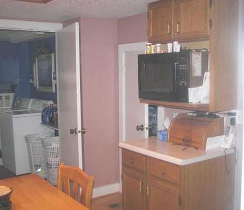 5th image of 314 W Main St