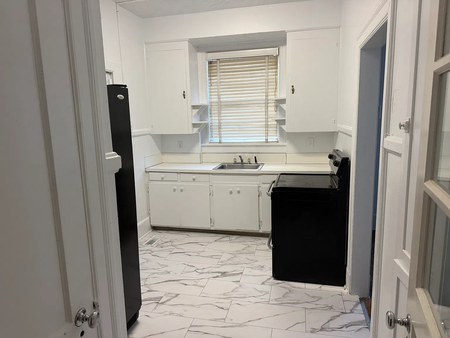 3 bed, 1500 sqft, $1,300 — Photo 1