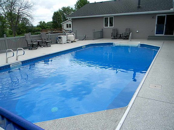 3rd image of 2889 Kregel Dr