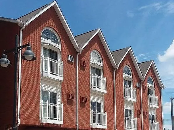 340 E Burlington St #2, Iowa City, IA 52240