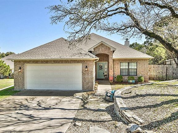 2nd image of 1209 Iowa Ct