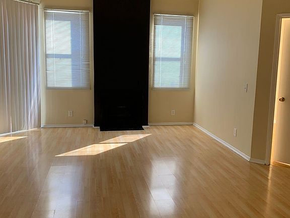 2nd image of 1229 N Sycamore Ave APT 306