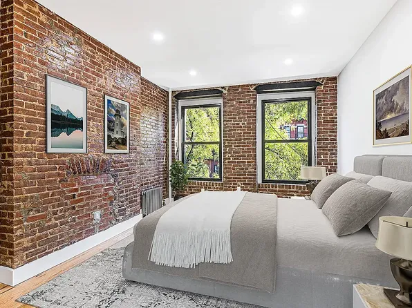 1711 Second Avenue image 1 of 10